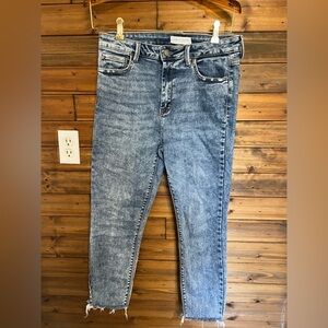 Carley Jean Los Angeles Jeans woman’s size 13 acid wash distressed at bottom